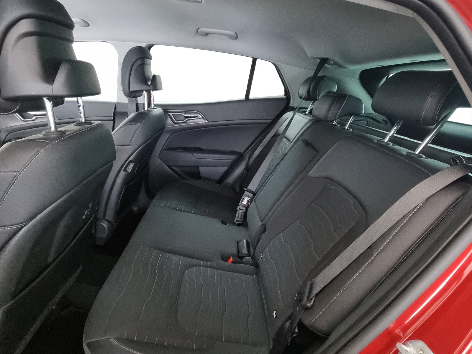KIA Sportage 1.6T-GDI HEV Hybrid Style 4x4 Automatik, Voll-Hybrid Benzin/Elektro, Occasion / Gebraucht, Automatik - 7