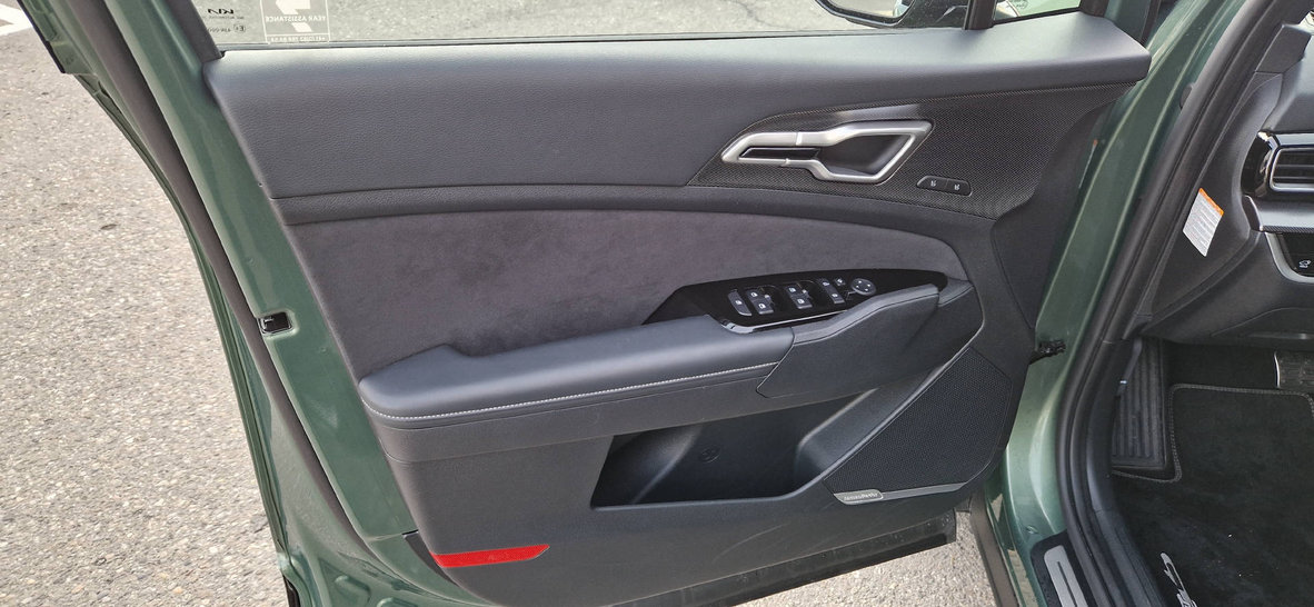KIA Sportage 1.6 T-GDi GT-Line, Mild-Hybrid Petrol/Electric, Ex-demonstrator, Automatic - 3