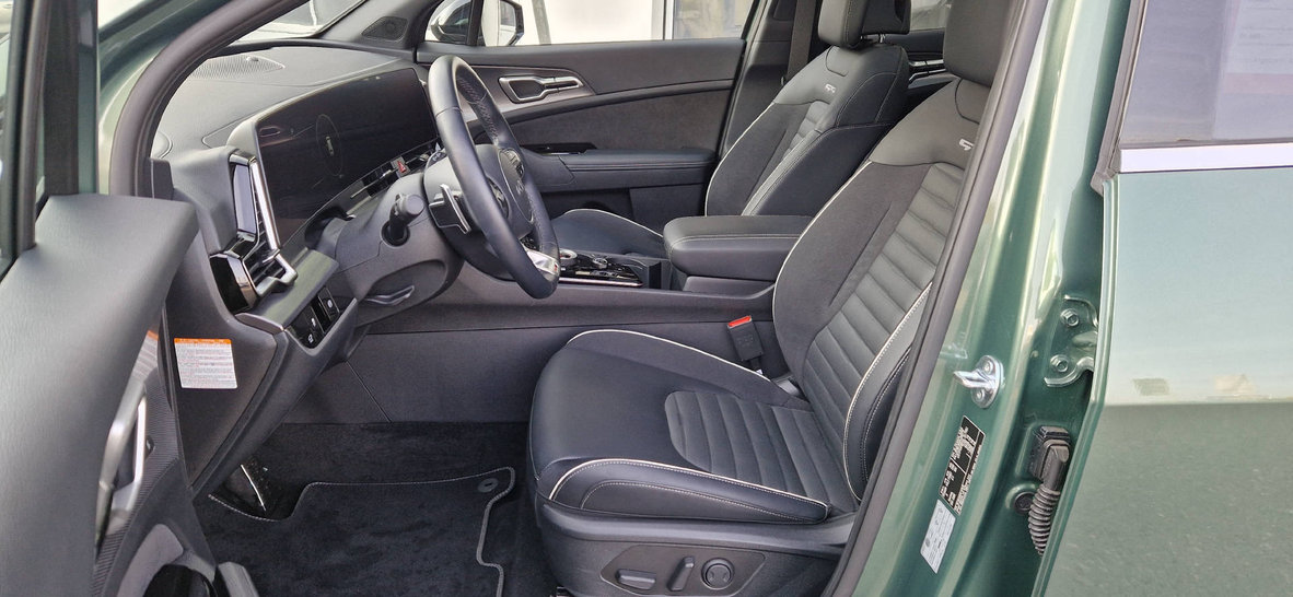 KIA Sportage 1.6 T-GDi GT-Line, Mild-Hybrid Petrol/Electric, Ex-demonstrator, Automatic - 4