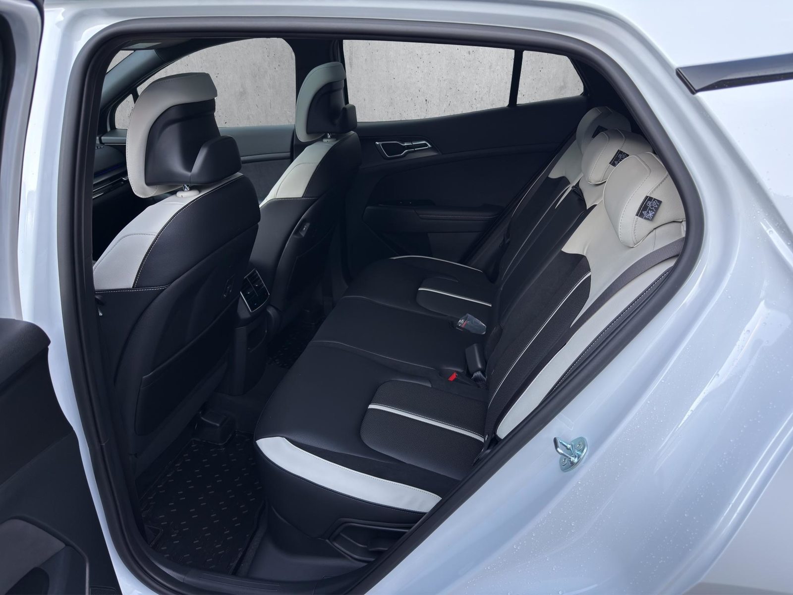 KIA Sportage 1.6 T-GDi Hybrid GT-Line, Full-Hybrid Petrol/Electric, Ex-demonstrator, Automatic - 6