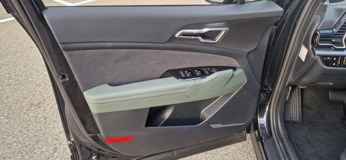 KIA Sportage 1.6 T-GDi PHEV Anniversary, Plug-in-Hybrid Benzin/Elektro, Occasion / Gebraucht, Automat - 3