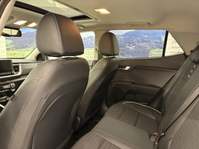 KIA Stonic 1.0T-GDI GT-Li DCT, Benzin, Occasion / Gebraucht, Automatik - 7