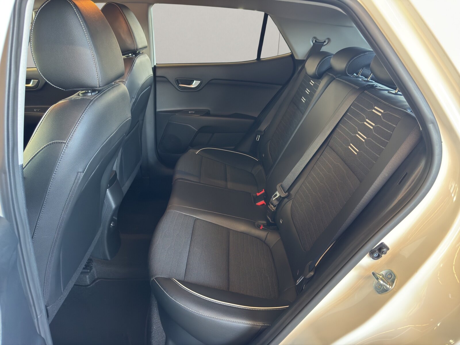 KIA Stonic 1.0 T-GDi GT-Line, Essence, Occasion / Utilisé, Automatique - 7