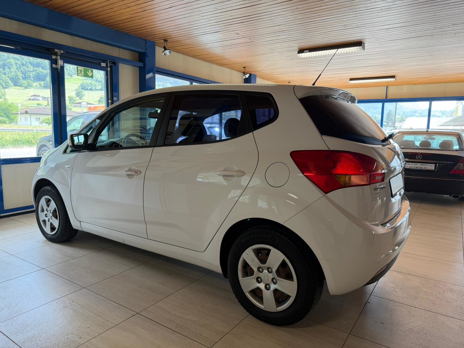 KIA Venga 1.4 CVVT Basic, Benzin, Occasion / Gebraucht, Handschaltung - 3