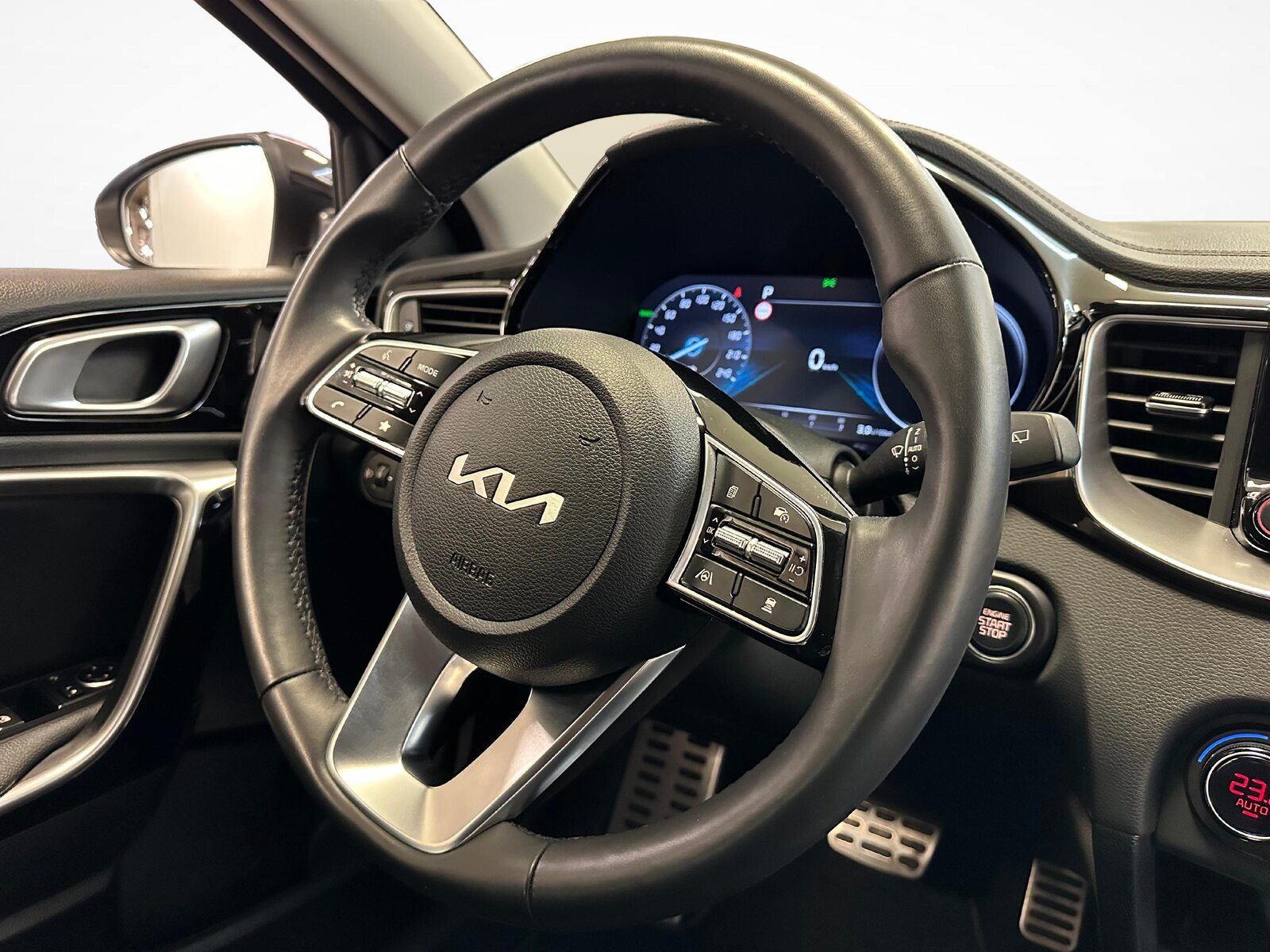 KIA XCeed 1.6 GDi Plug-in Hybrid Style, Plug-in-Hybrid Petrol/Electric, Second hand / Used, Automatic - 7