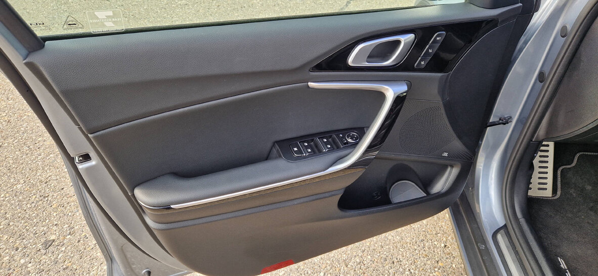 KIA XCeed 1.5 T-GDi GT-Line, Petrol, Ex-demonstrator, Automatic - 3
