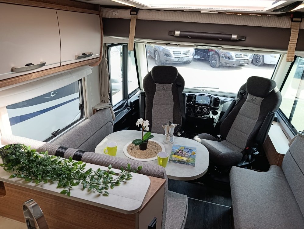 KNAUS Live I 700 MEG ***Das Echte Vollintegrierten-Gefühl z, Diesel, Occasion / Gebraucht, Automatik - 2