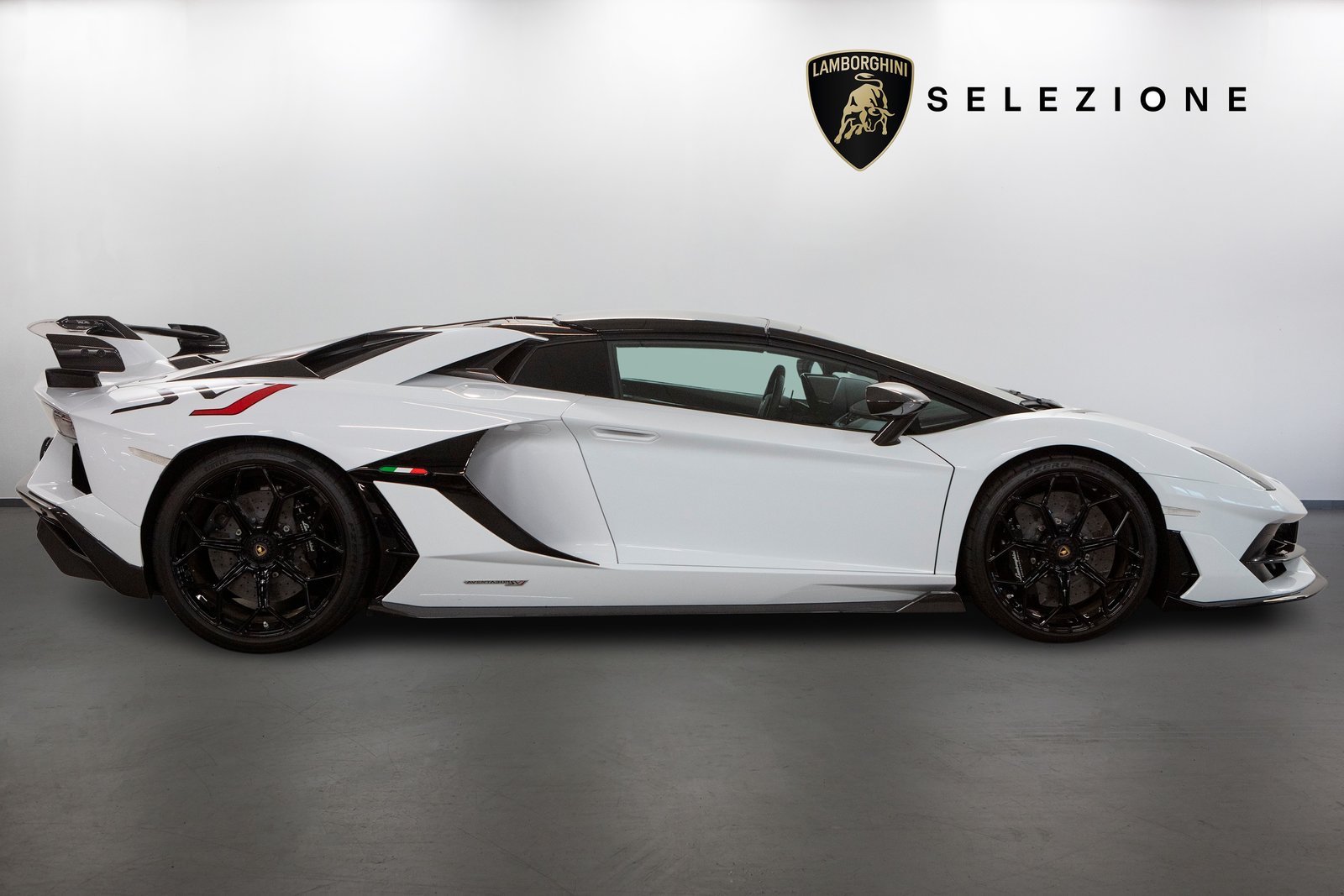 LAMBORGHINI Aventador LP770-4 SVJ Superveloce Roadster E-Gea, Petrol, Second hand / Used, Automatic - 2