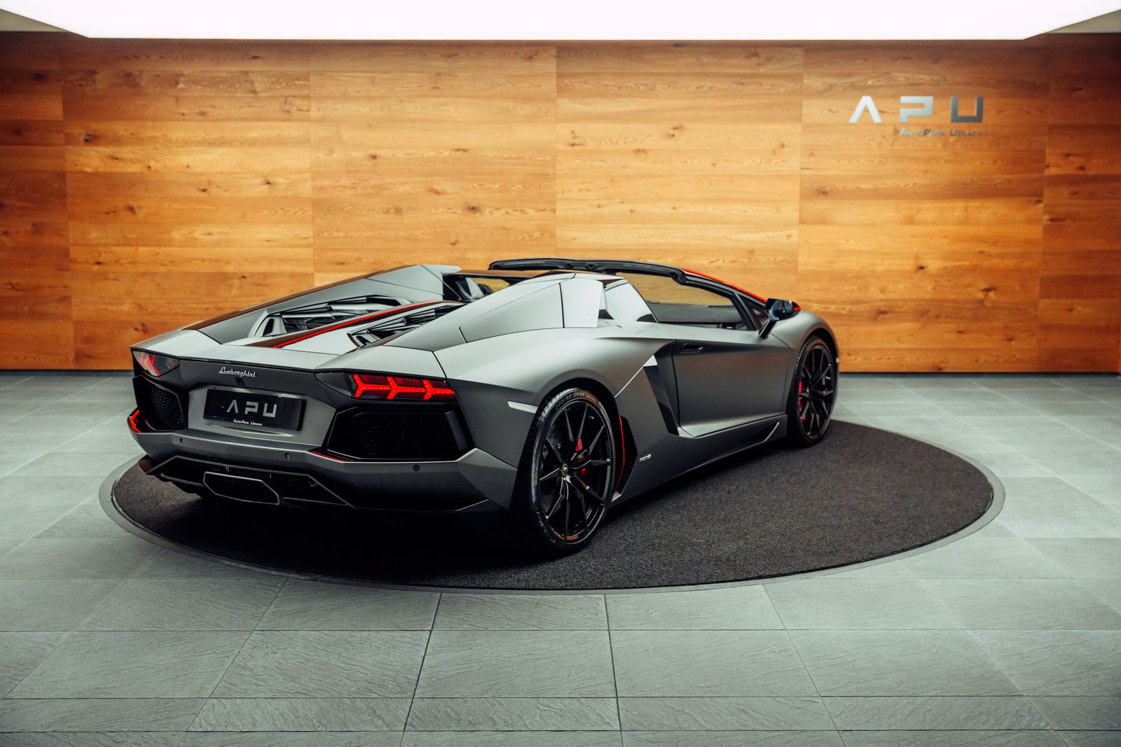 LAMBORGHINI Aventador LP700-4 Roadster E-Gear Pirelli Editio, Essence, Occasion / Utilisé, Automatique - 2