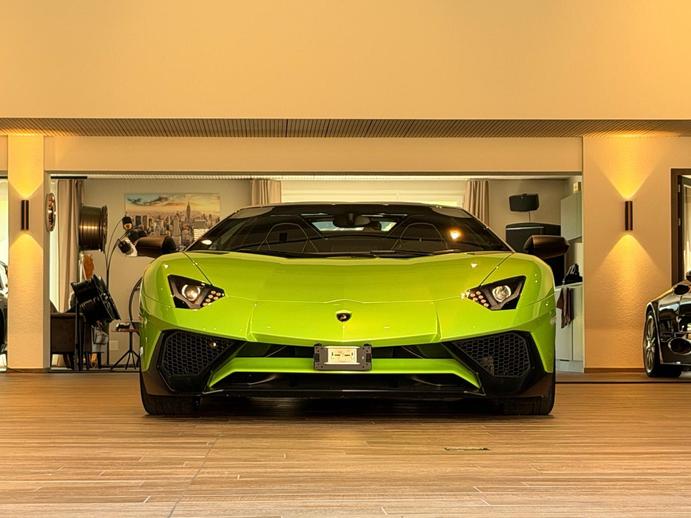 LAMBORGHINI Aventador SV LP750-4 Superveloce Roadster E-Gear, Petrol, Second hand / Used, Automatic