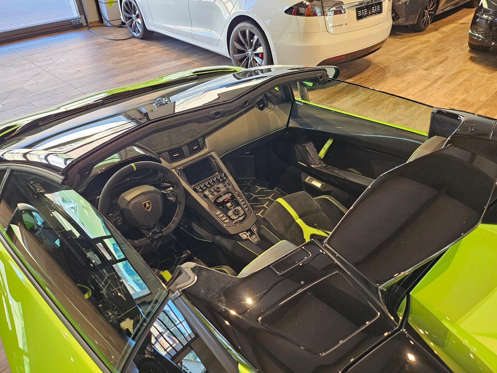 LAMBORGHINI Aventador SV LP750-4 Superveloce Roadster E-Gear, Benzin, Occasion / Gebraucht, Automatik - 7