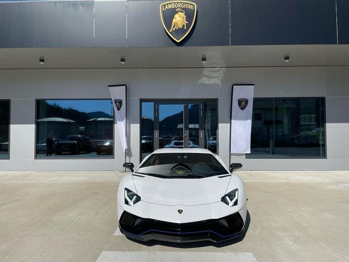 LAMBORGHINI Aventador LP780-4 Coupé E-Gear - Certified Pre-, Petrol, Second hand / Used, Automatic