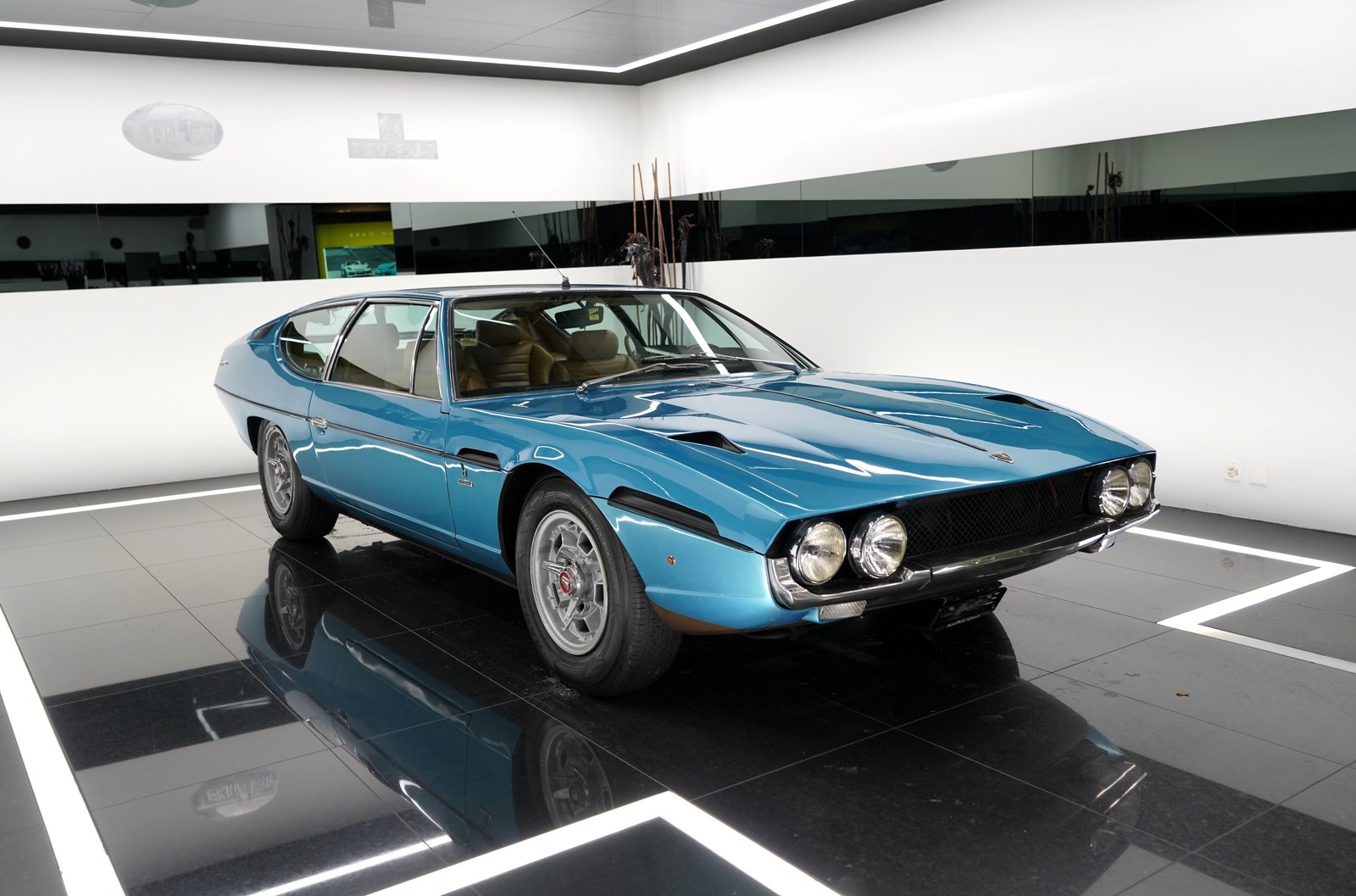 LAMBORGHINI Espada GT 400, Petrol, Second hand / Used, Manual - 2