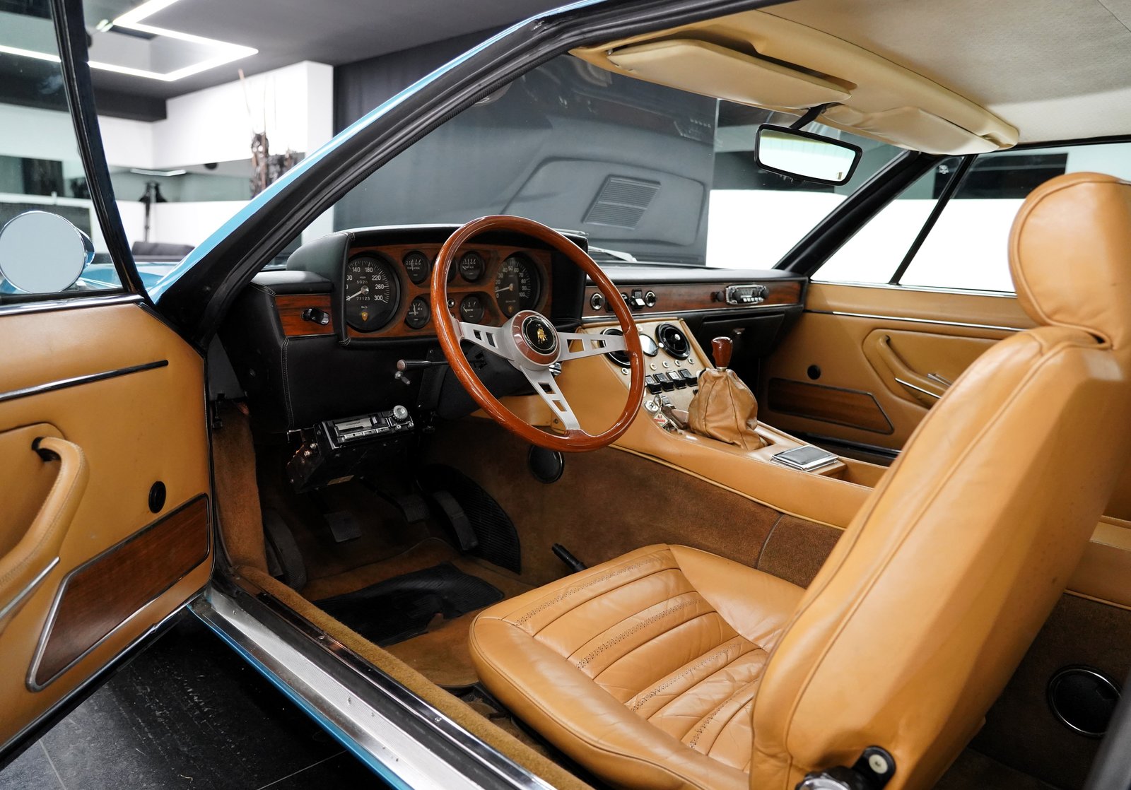 LAMBORGHINI Espada GT 400, Petrol, Second hand / Used, Manual - 6