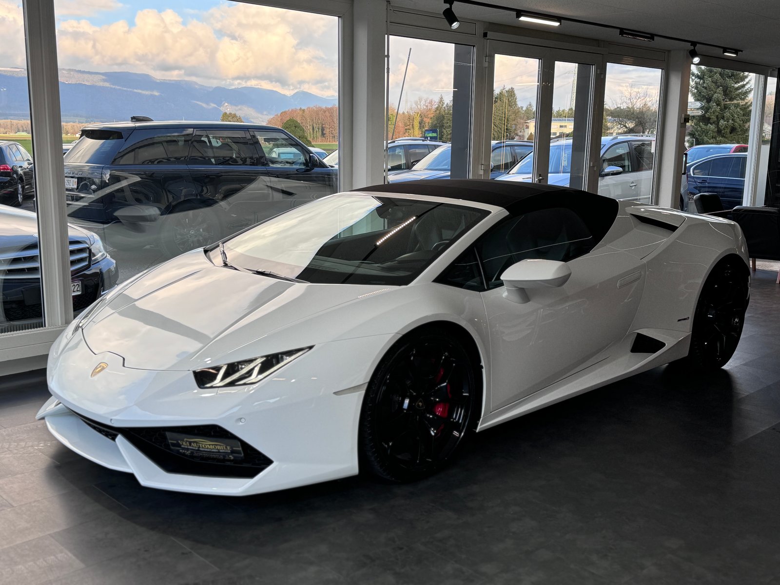 LAMBORGHINI Huracan LP610-4 Spyder DCT, Petrol, Second hand / Used, Automatic - 3