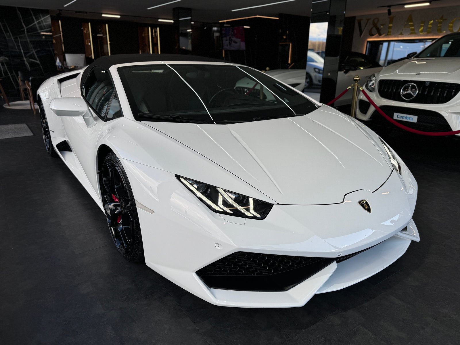 LAMBORGHINI Huracan LP610-4 Spyder DCT, Petrol, Second hand / Used, Automatic - 4
