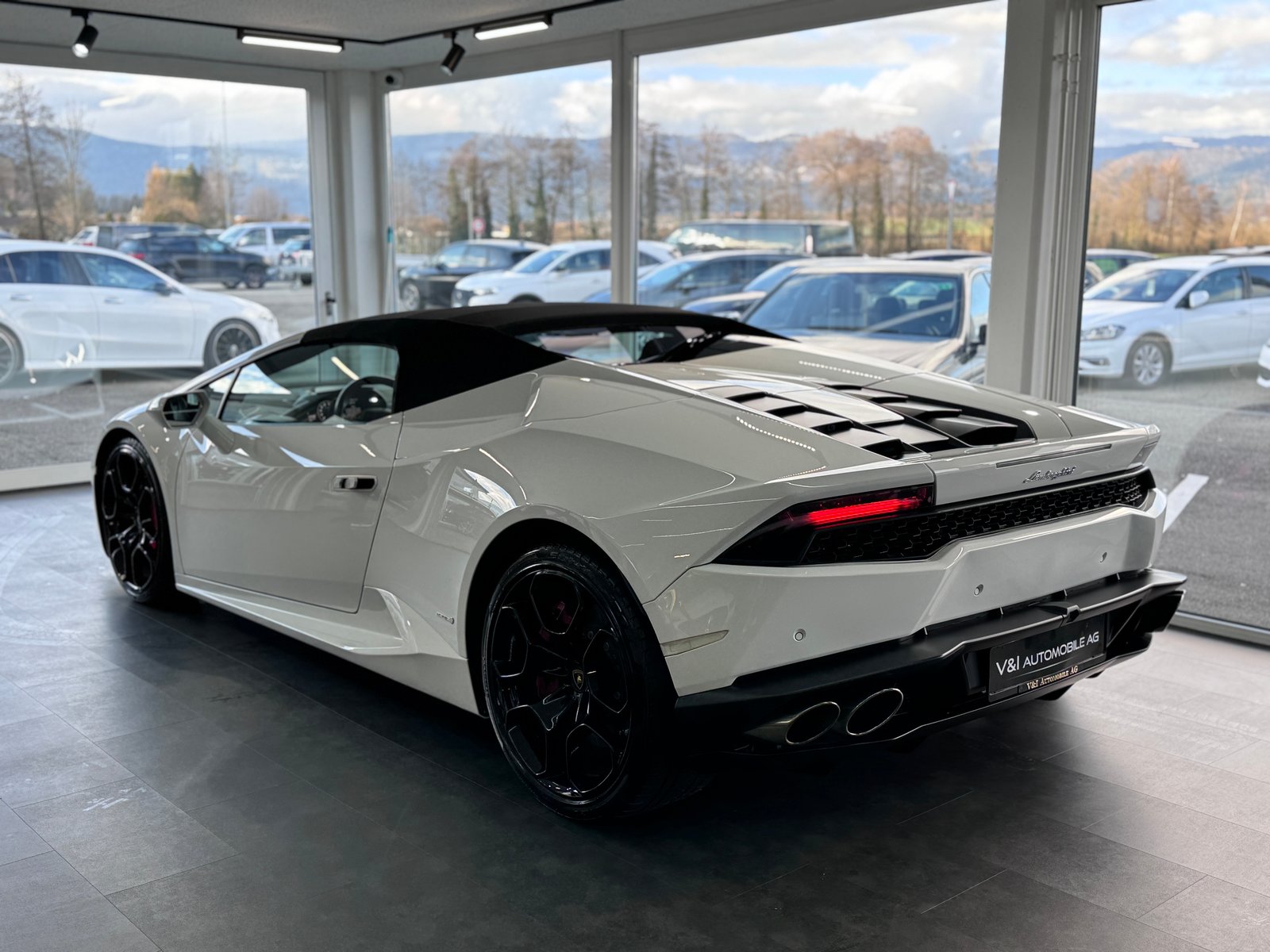 LAMBORGHINI Huracan LP610-4 Spyder DCT, Petrol, Second hand / Used, Automatic - 6