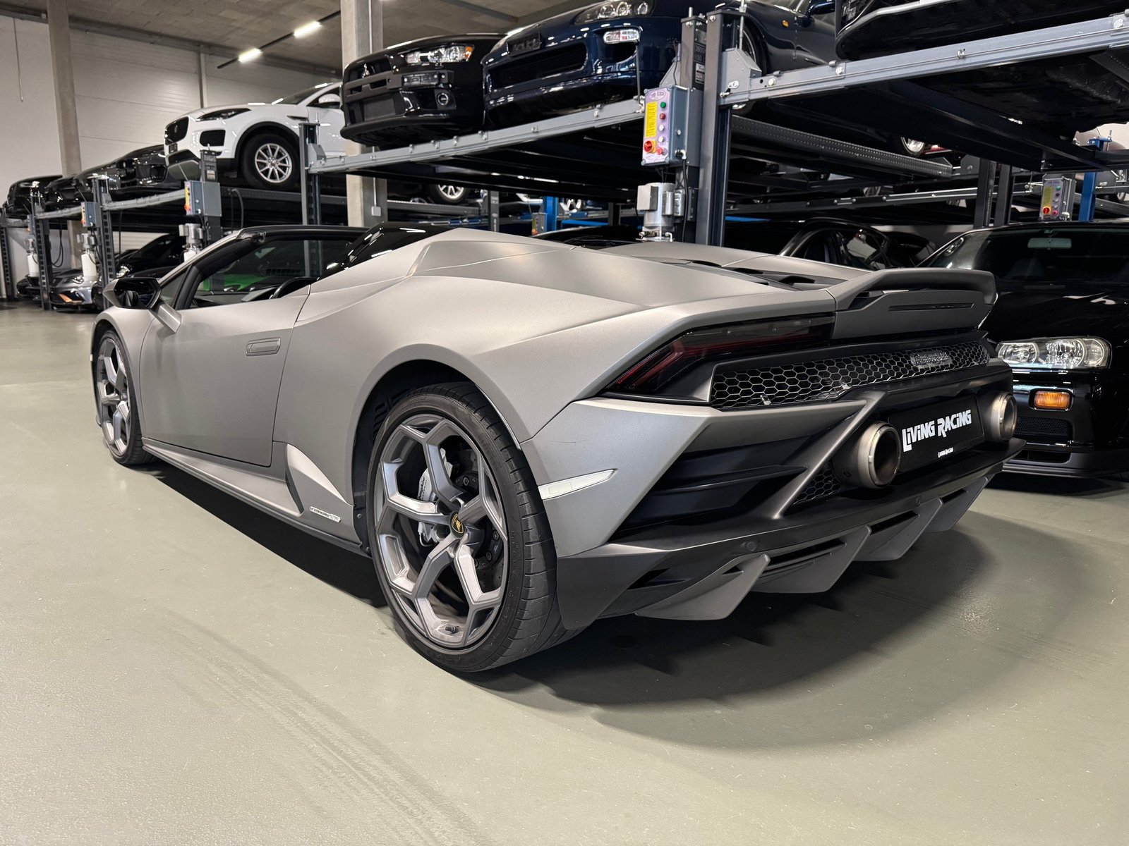 LAMBORGHINI Huracan EVO Spyder DCT *Akrapovic*, Essence, Occasion / Utilisé, Automatique - 4