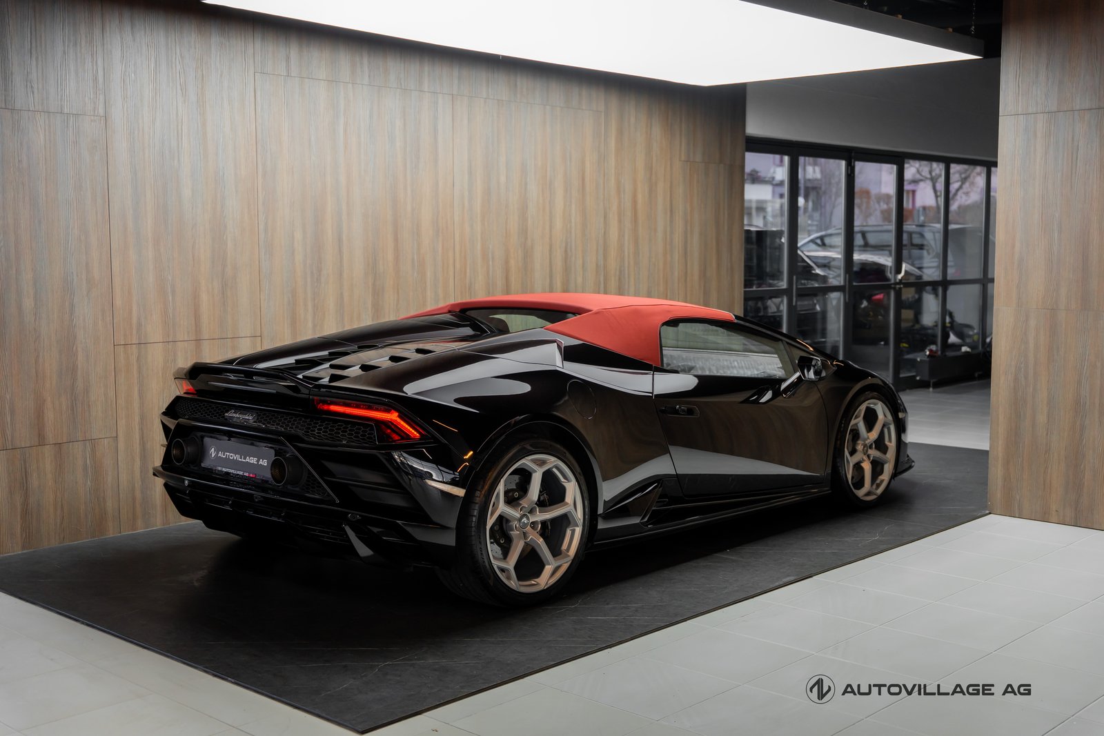 LAMBORGHINI Huracan EVO Spyder DCT, Petrol, Second hand / Used, Automatic - 4