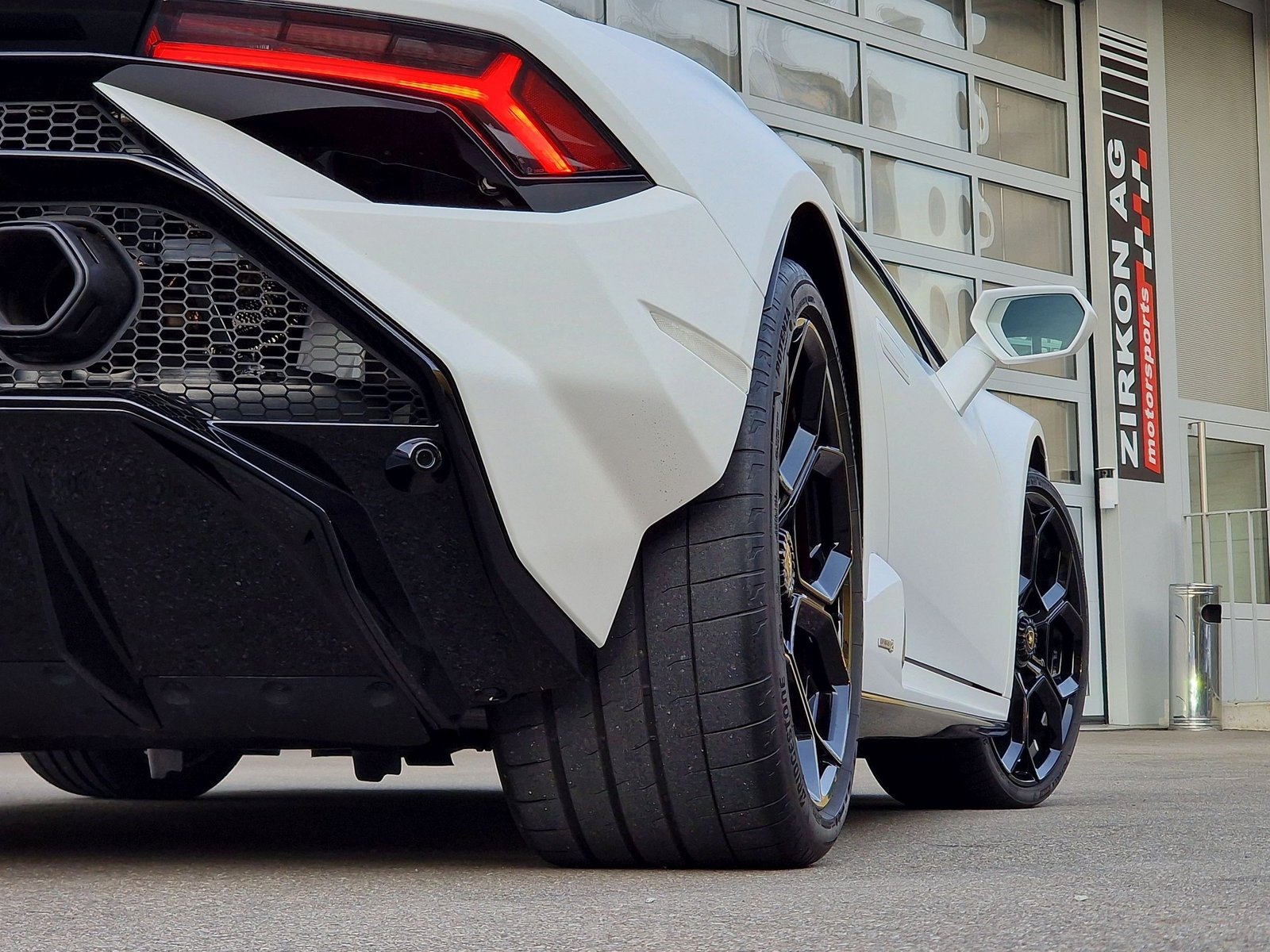 LAMBORGHINI Huràcan Tecnica 'Bianco Asopo Matt' | CH | Sensonum | Lift |, Benzina, Occasioni / Usate, Automatico - 5
