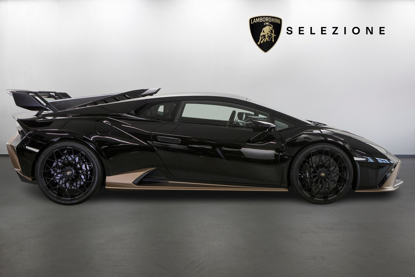LAMBORGHINI Huracan STO Coupé DCT RWD, Petrol, Second hand / Used, Automatic - 2