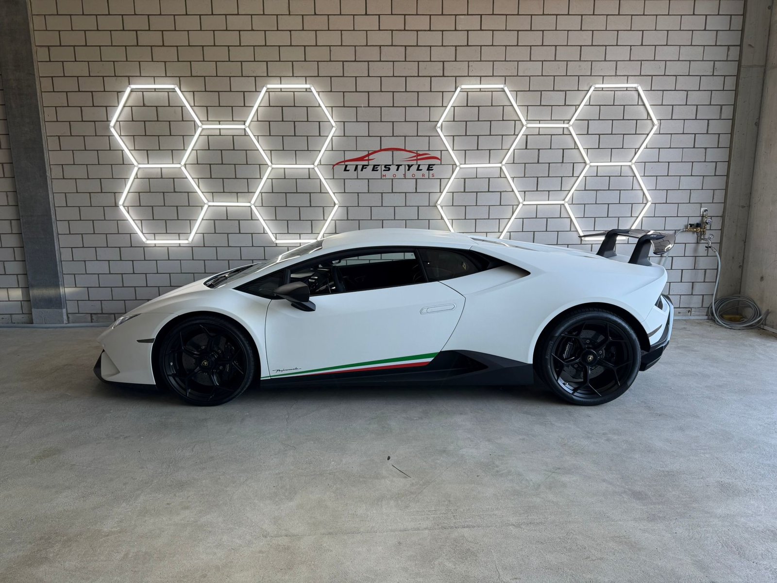 LAMBORGHINI Huracan LP640-4 Coupé Performante DCT, Benzin, Occasion / Gebraucht, Automatik - 2