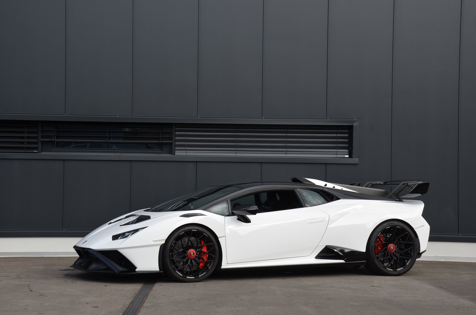 LAMBORGHINI Huracan STO Coupé DCT RWD, Petrol, Second hand / Used, Automatic - 2