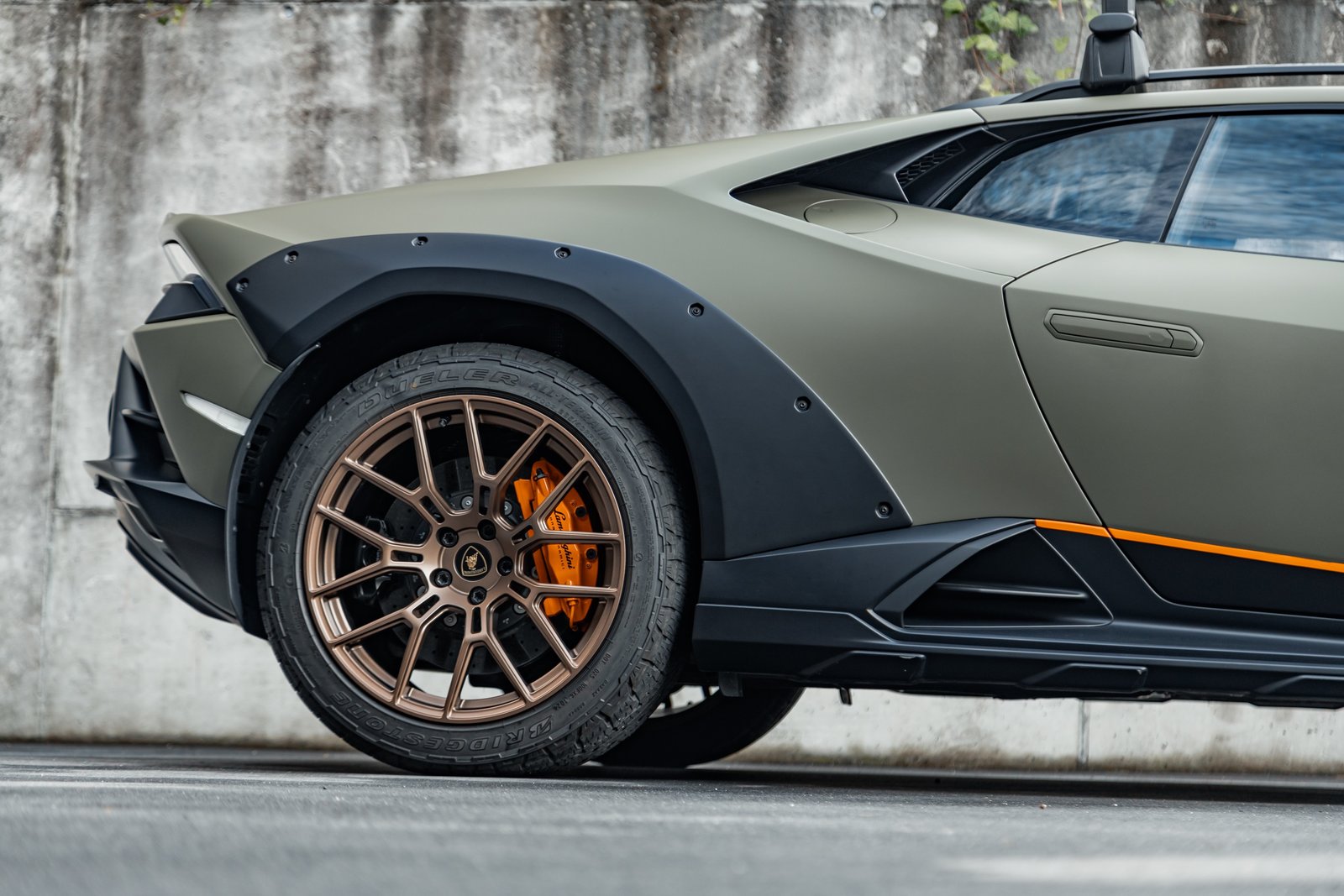 LAMBORGHINI Huracan Sterrato, Benzin, Occasion / Gebraucht, Automatik - 3