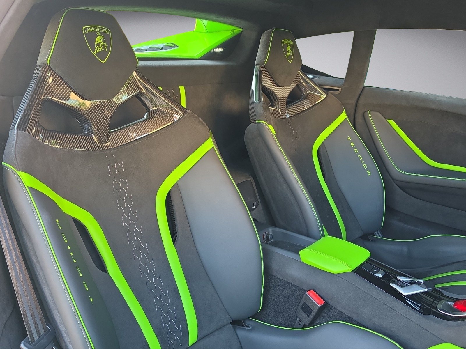 LAMBORGHINI Huracan Tecnica 24, Benzin, Occasion / Gebraucht, Automatik - 6