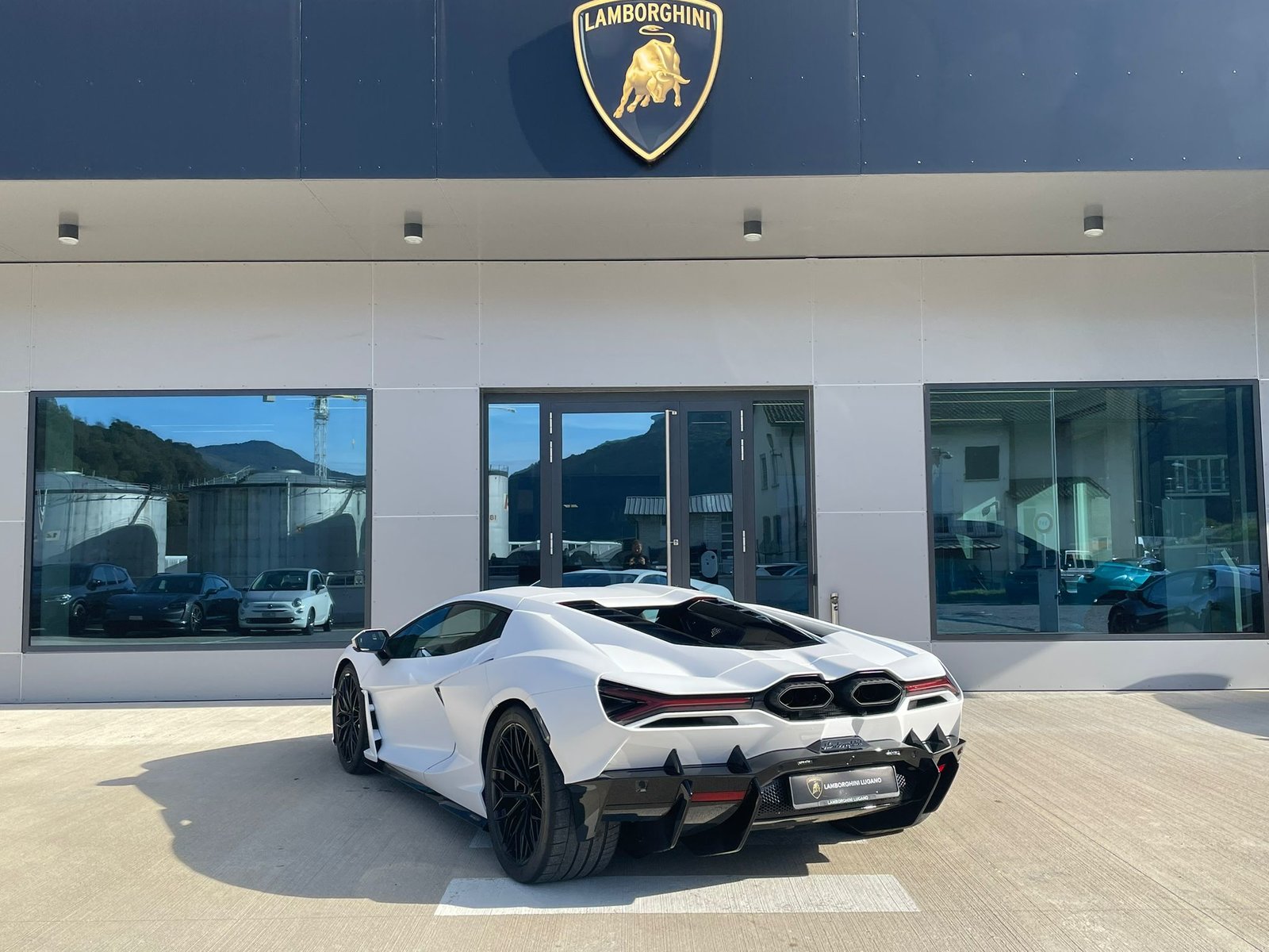 LAMBORGHINI Revuelto - Auto CH - Bianco Phanes Matt - Lamborghini Lugano, Voll-Hybrid Benzin/Elektro, Occasion / Gebraucht, Automatik - 4
