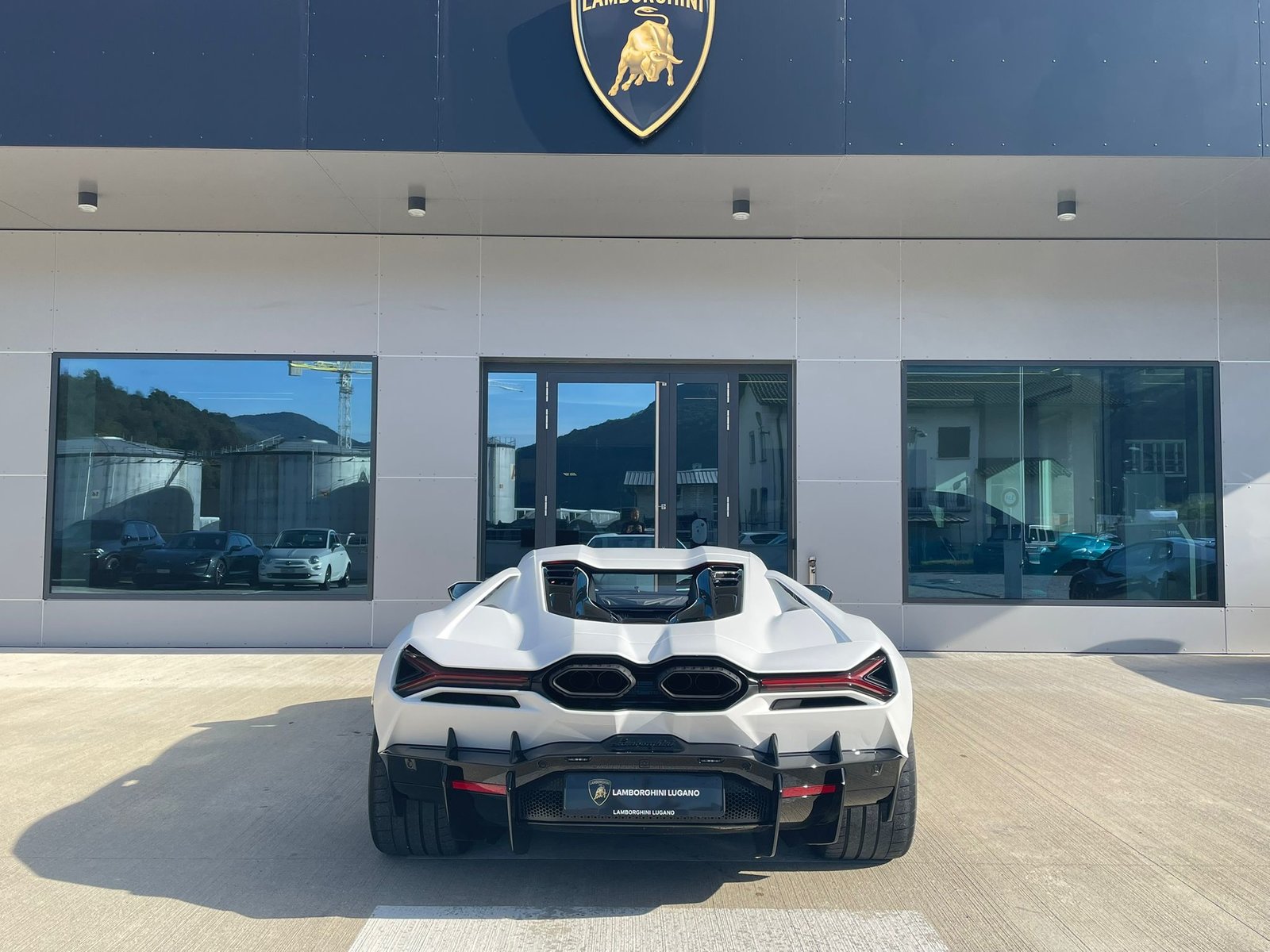 LAMBORGHINI Revuelto - Auto CH - Bianco Phanes Matt - Lamborghini Lugano, Voll-Hybrid Benzin/Elektro, Occasion / Gebraucht, Automatik - 5