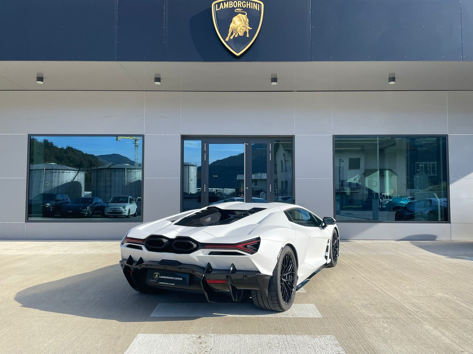 LAMBORGHINI Revuelto - Auto CH - Bianco Phanes Matt - Lamborghini Lugano, Voll-Hybrid Benzin/Elektro, Occasion / Gebraucht, Automatik - 6