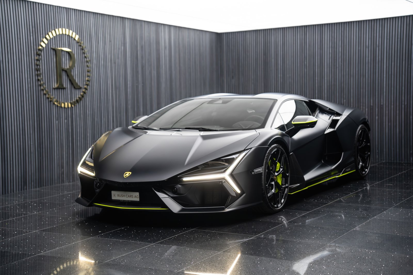 LAMBORGHINI Revuelto HPEV