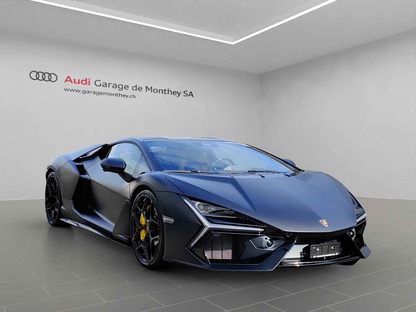 LAMBORGHINI REVUELTO, Plug-in-Hybrid Petrol/Electric, Second hand / Used, Automatic - 5