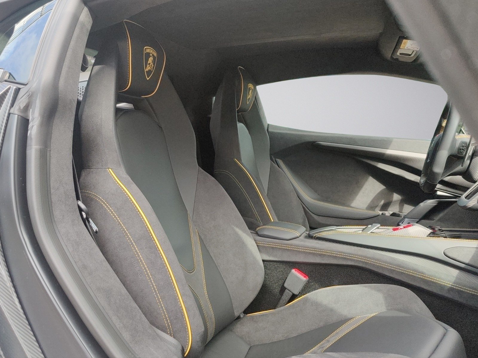 LAMBORGHINI Revuelto 2025, Petrol, Second hand / Used, Automatic - 6