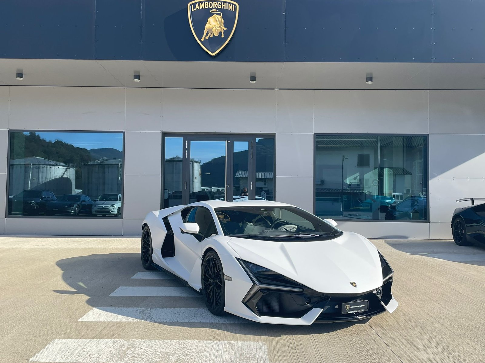 LAMBORGHINI Revuelto - Auto CH - Bianco Phanes Matt - Lamborghini Lugano, Full-Hybrid Petrol/Electric, Second hand / Used, Automatic - 7