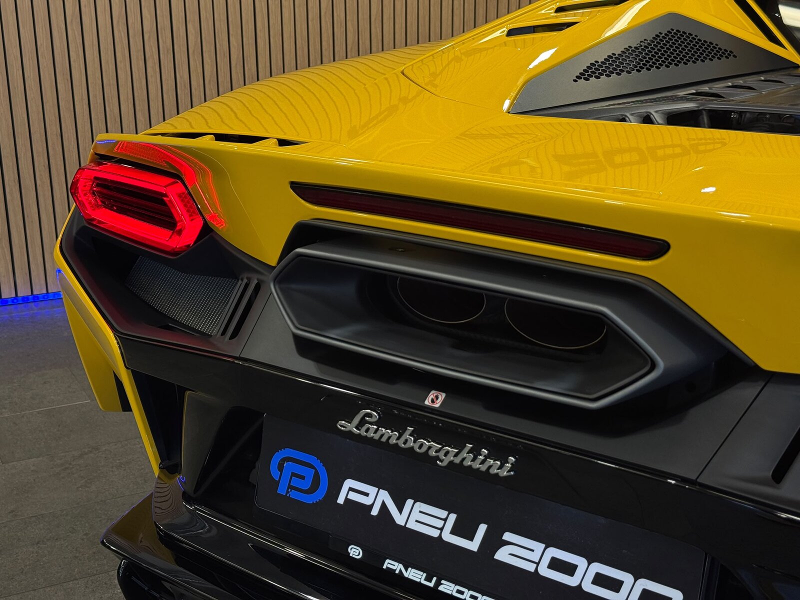 LAMBORGHINI Temerario HPEV *Giallo Auge*, Plug-in-Hybrid Benzin/Elektro, Occasion / Gebraucht, Automatik - 5