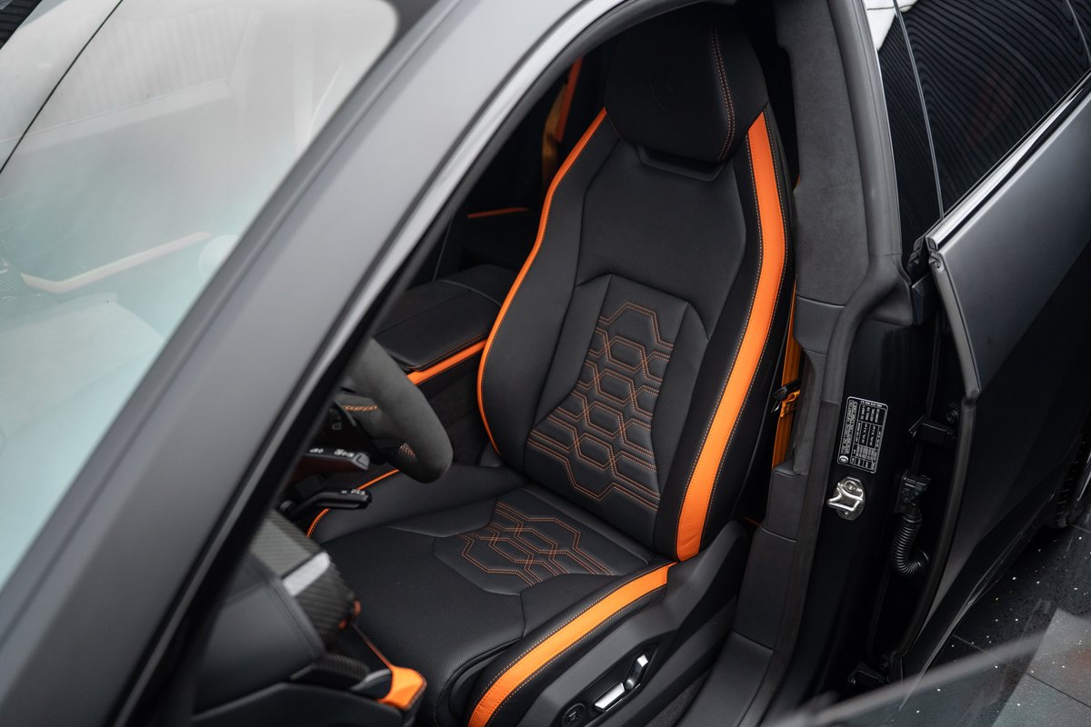 LAMBORGHINI URUS SE, Plug-in-Hybrid Petrol/Electric, New car, Automatic - 4