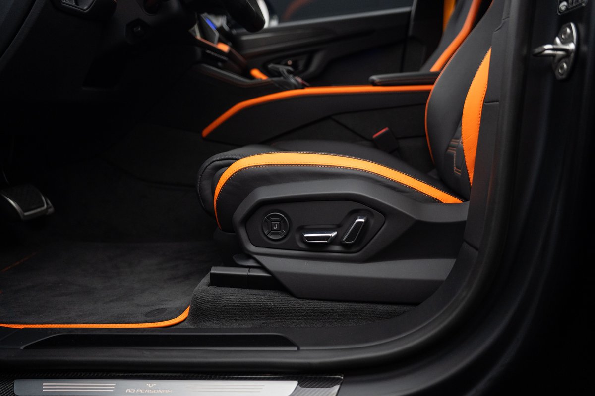 LAMBORGHINI URUS SE, Plug-in-Hybrid Petrol/Electric, New car, Automatic - 5