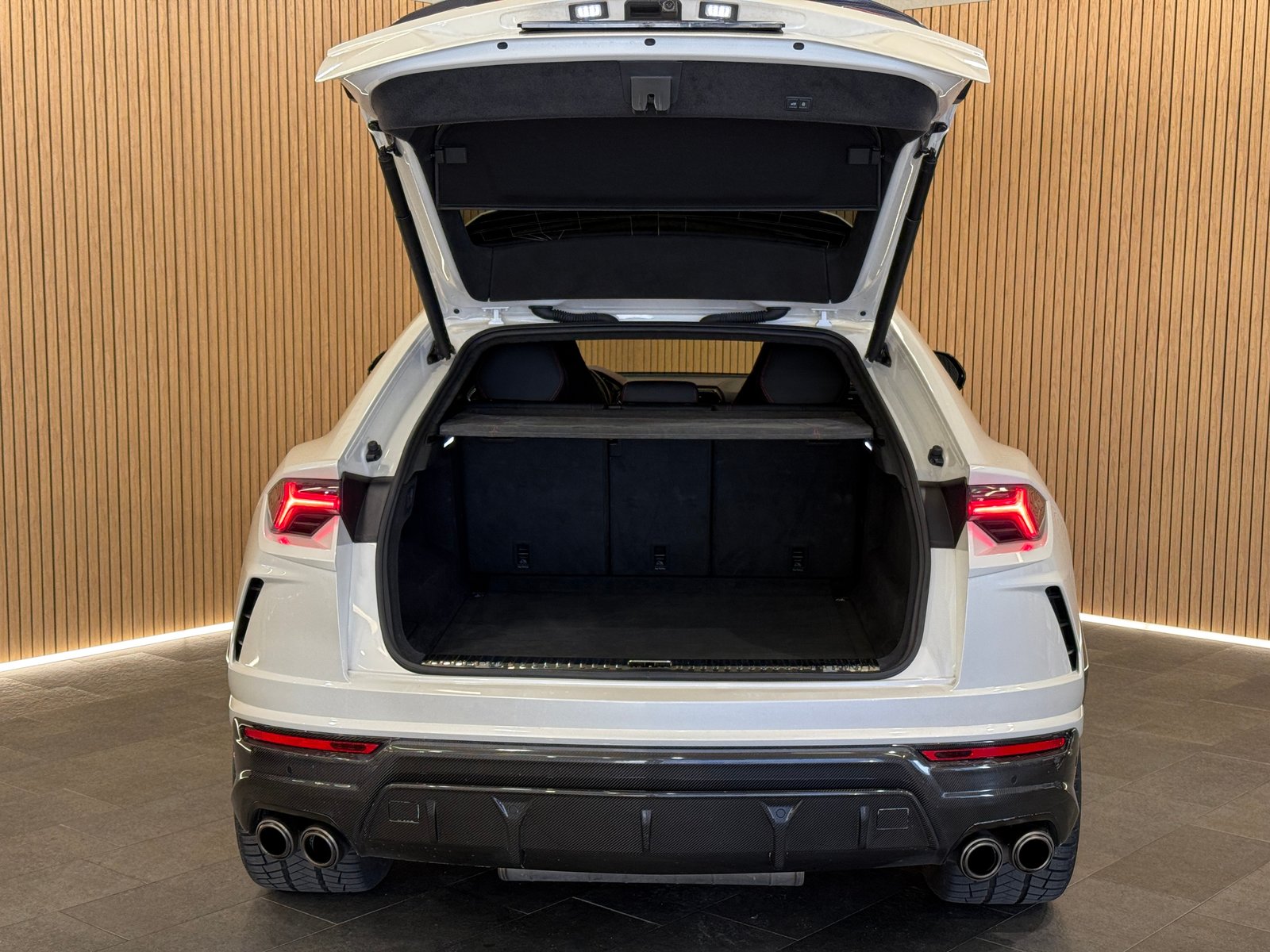 LAMBORGHINI Urus CH-Fahrzeug * Carbon Paket * Balloon White, Essence, Occasion / Utilisé, Automatique - 7