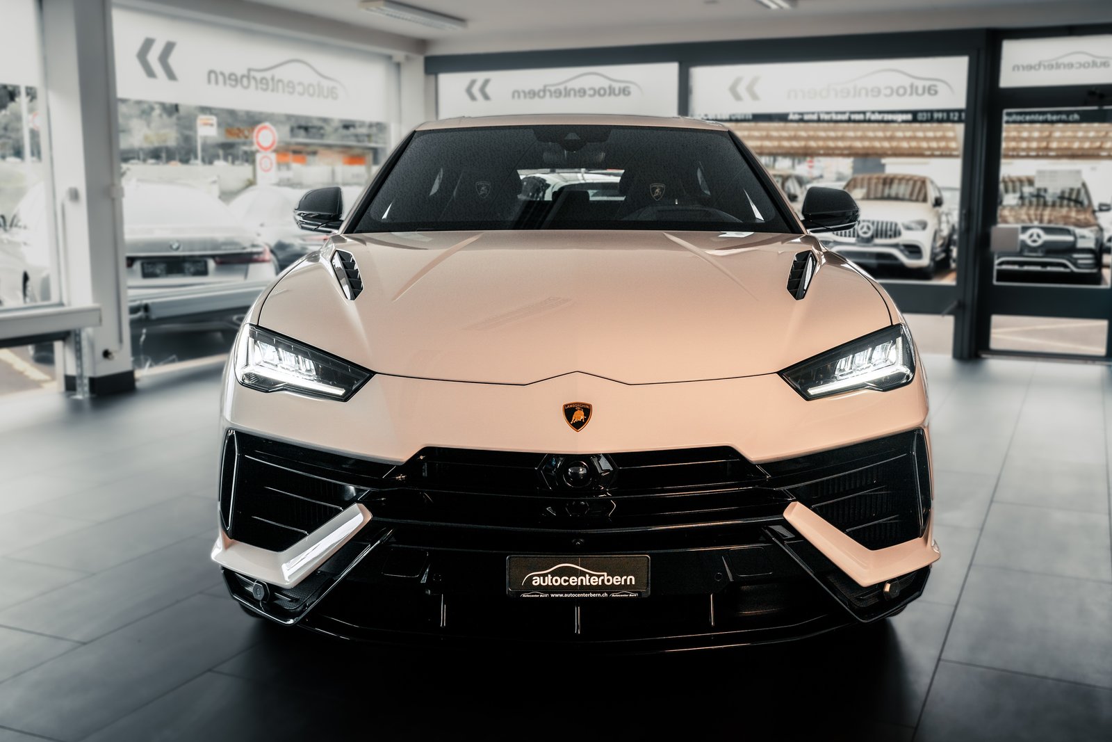 LAMBORGHINI Urus S, Petrol, Second hand / Used, Automatic - 2