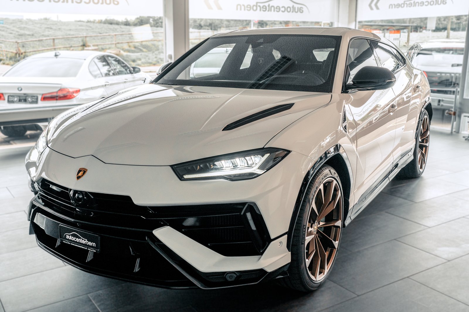 LAMBORGHINI Urus S, Petrol, Second hand / Used, Automatic - 3