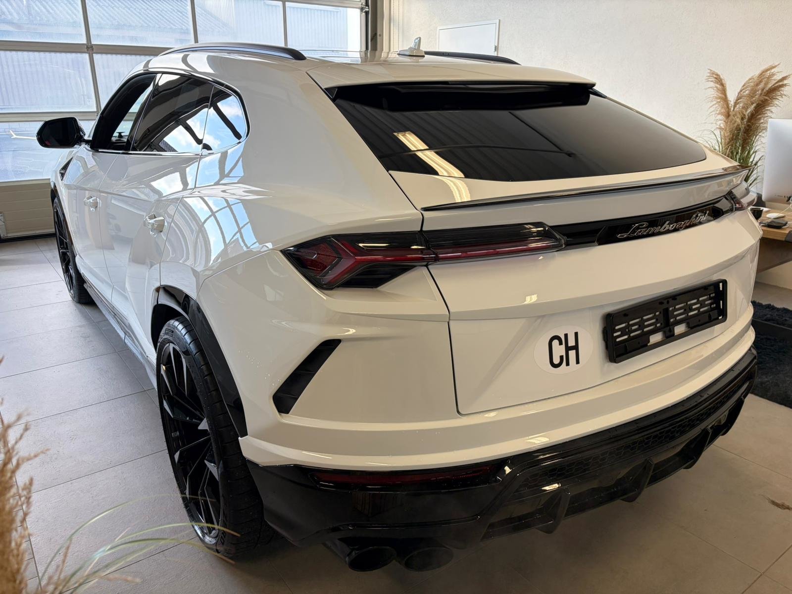 LAMBORGHINI Urus E-Gear, Benzin, Occasion / Gebraucht, Automatik - 6
