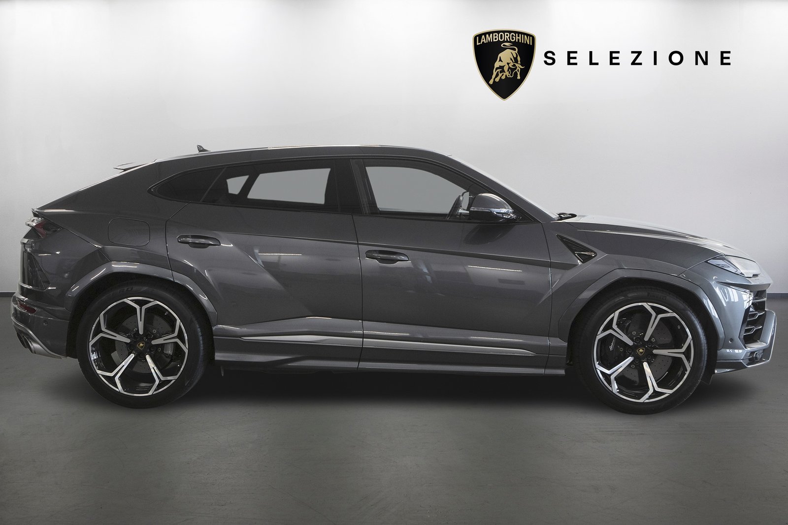 LAMBORGHINI Urus E-Gear, Petrol, Second hand / Used, Automatic - 2
