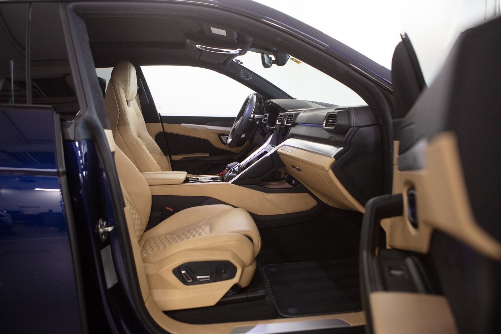 LAMBORGHINI Urus E-Gear, Essence, Occasion / Utilisé, Automatique - 6