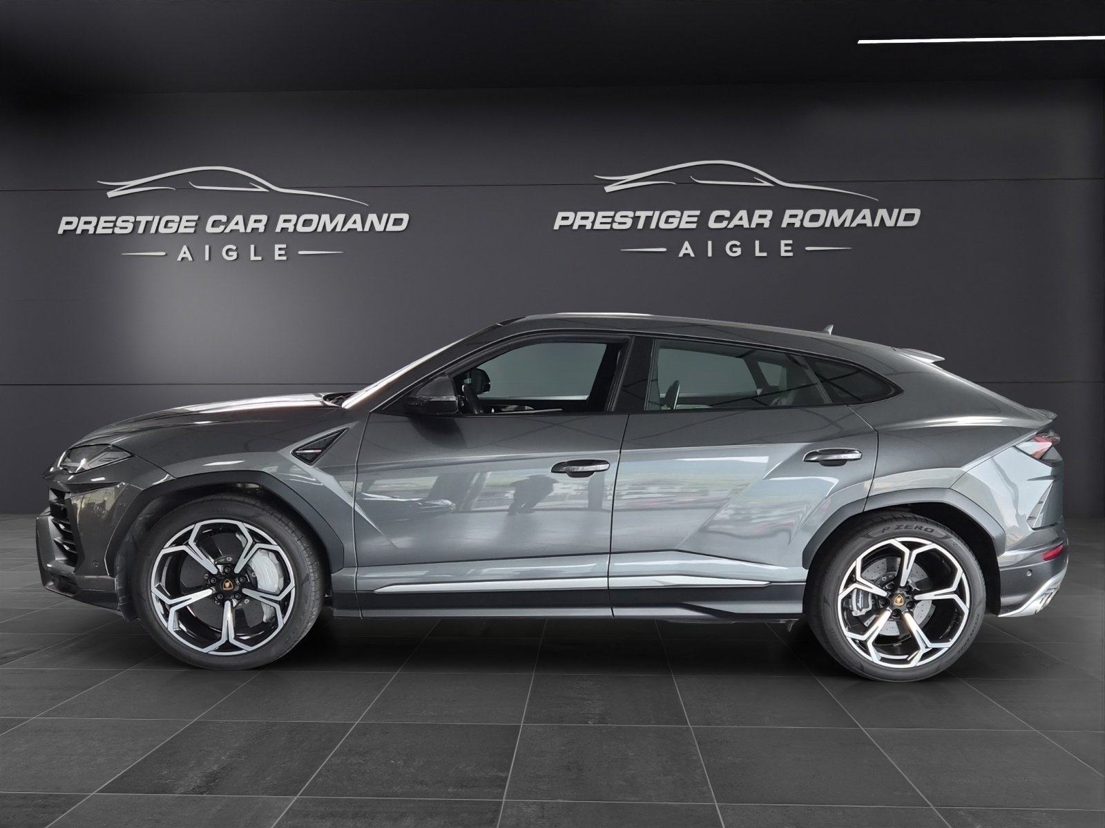 LAMBORGHINI Urus E-Gear
