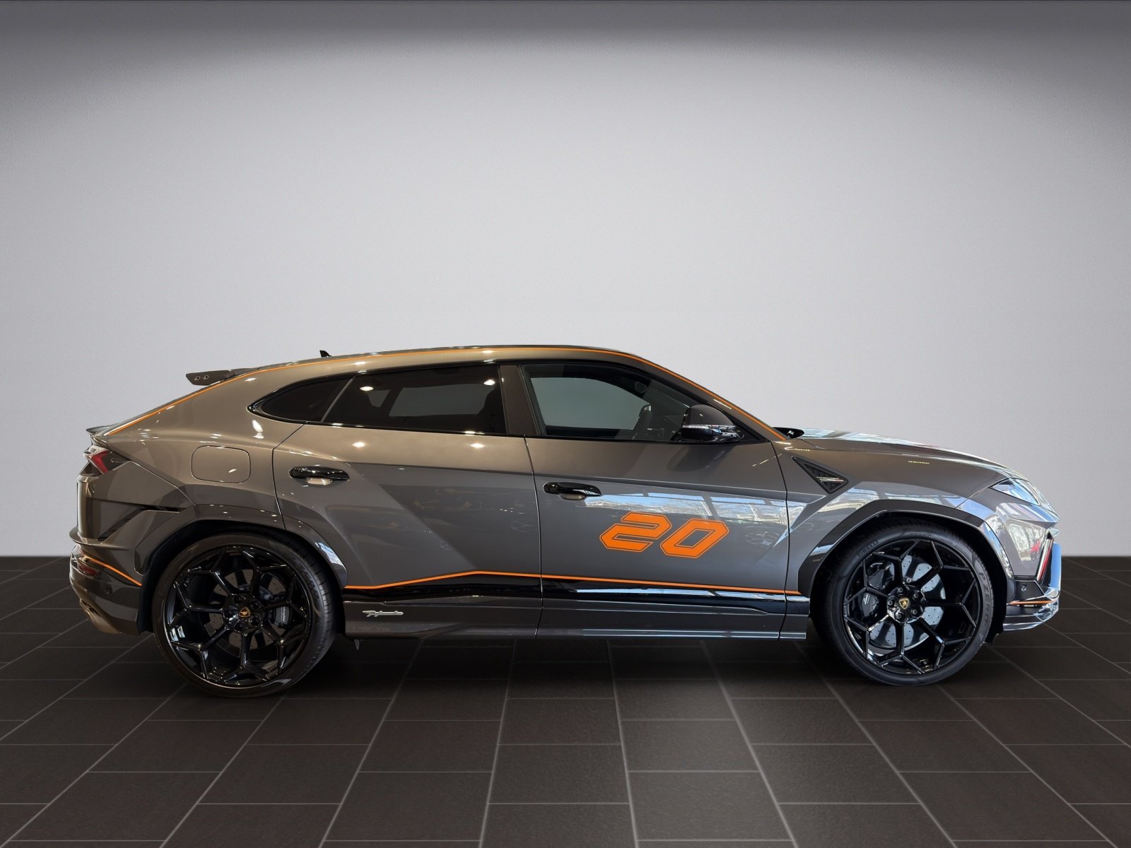 LAMBORGHINI Urus Performante SCV12, Petrol, Second hand / Used, Automatic - 2