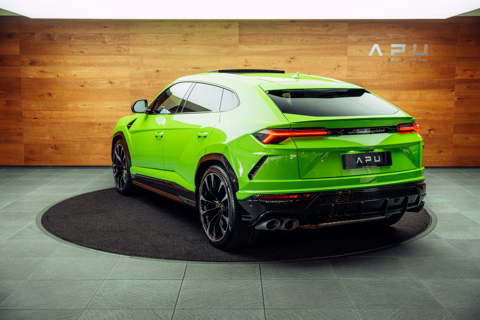 LAMBORGHINI Urus E-Gear Verde Mantis, Petrol, Second hand / Used, Automatic - 3
