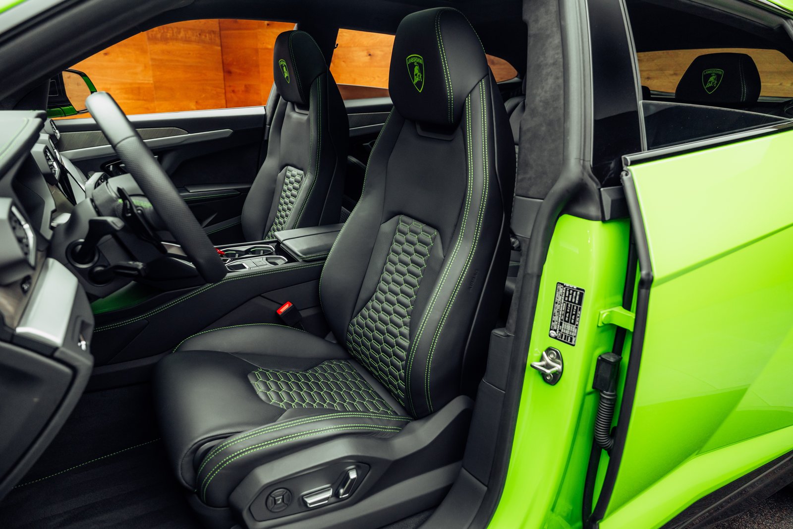 LAMBORGHINI Urus E-Gear Verde Mantis, Petrol, Second hand / Used, Automatic - 7