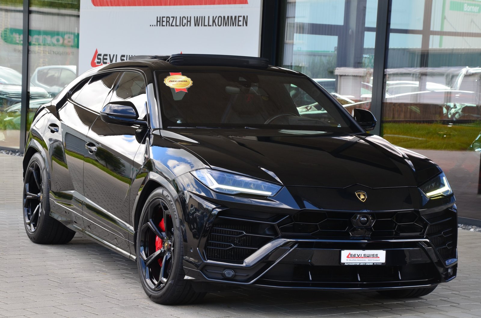 LAMBORGHINI Urus E-Gear